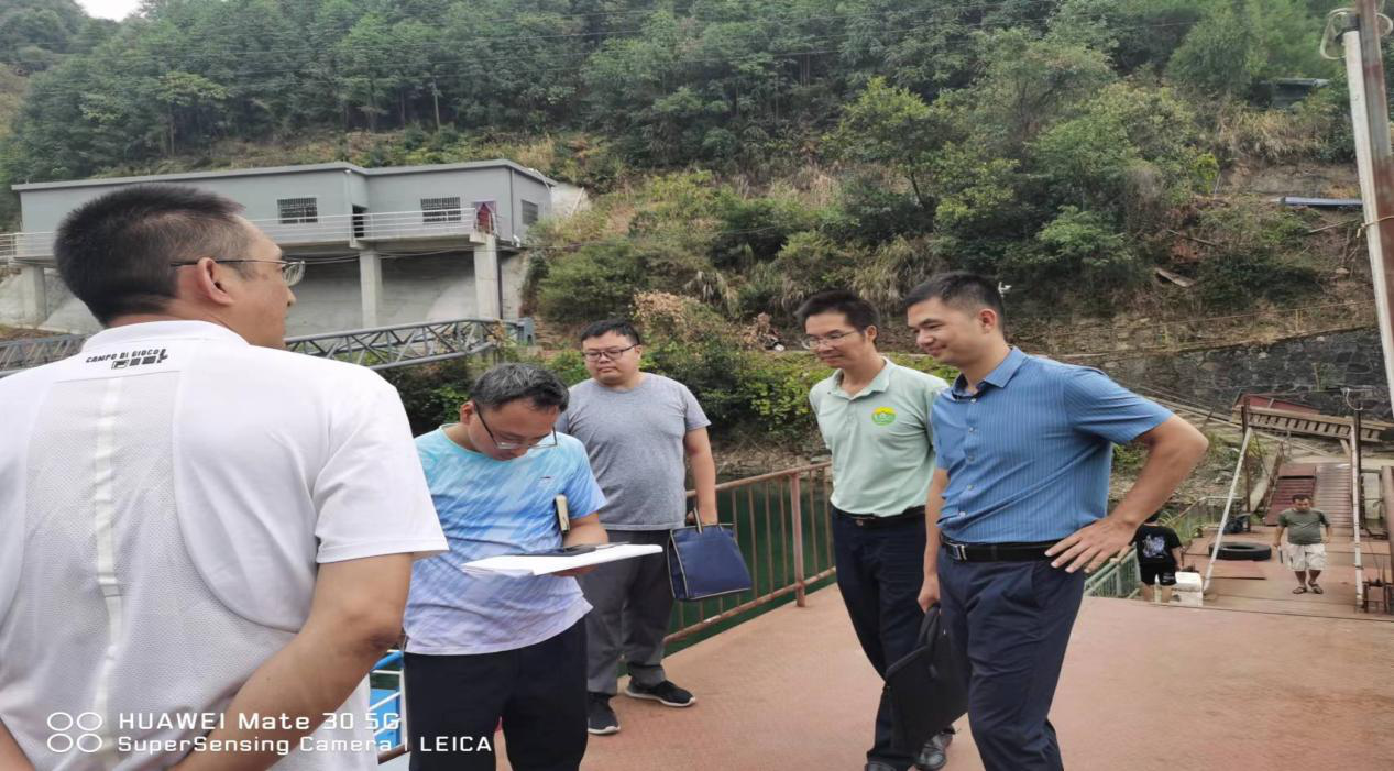 湖南省防范化解生态环境风险隐患“利剑”行动第四专项督察组深入芷江县现场督察