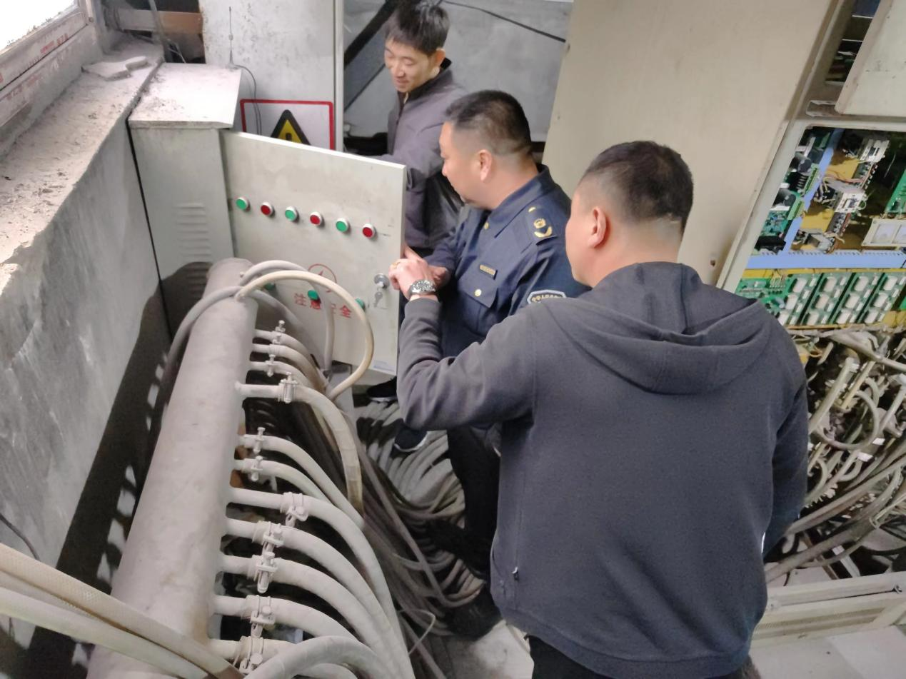 南阳市生态环境局桐柏分局：对用电异常企业开展“服务式”帮扶指导