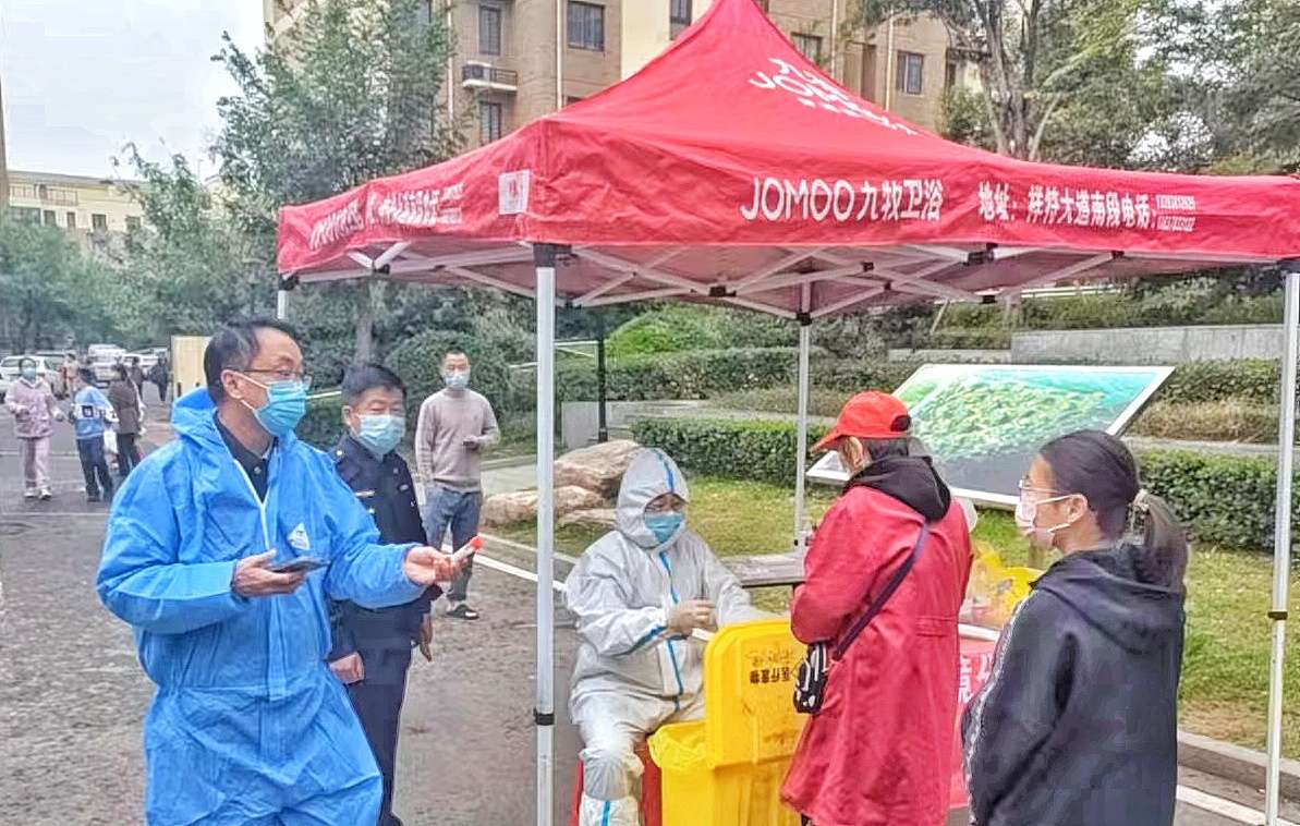 河南祥符生态环保铁军在疫情防控的严峻斗争中展现“生态环保铁军”形象