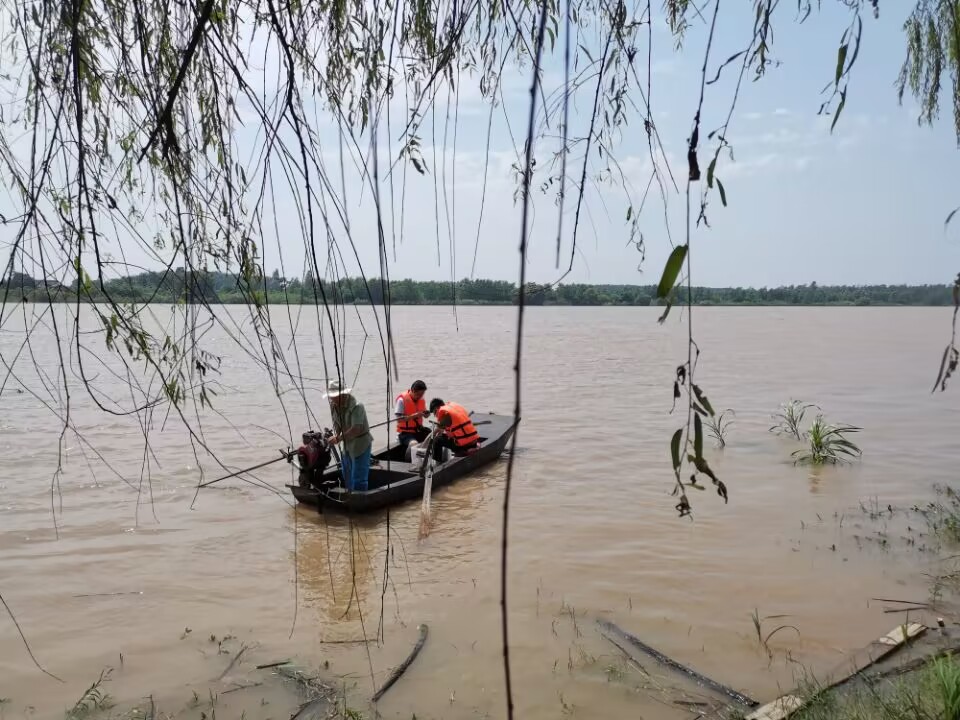 沅江常德段水生态调查现场-常德驻点工作组供图.jpg