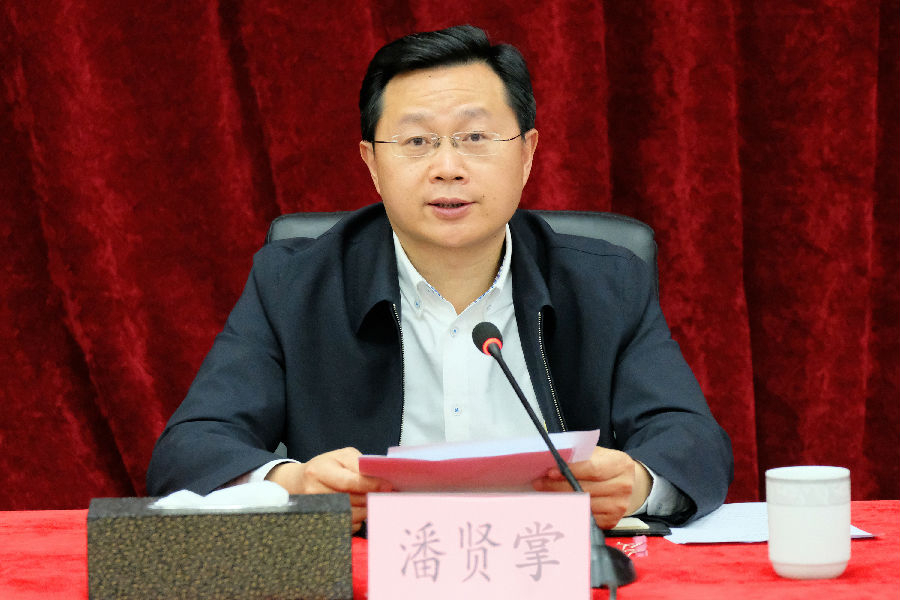 仅在今年他第一次岗位调整一两月后,潘贤掌现身在江苏省政府常务会议