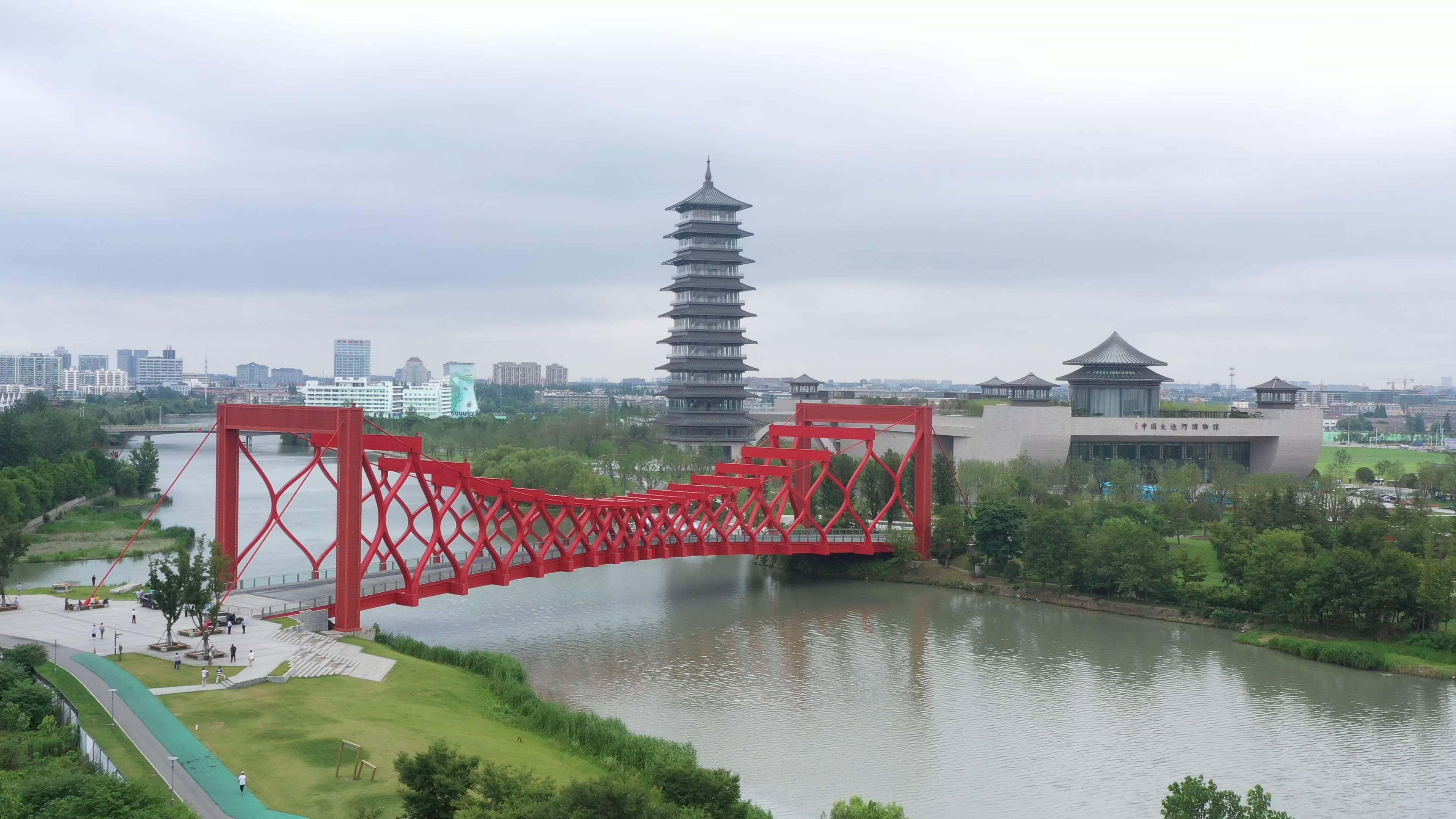 圖為三灣剪影橋經過一系列治理修復,曾經的