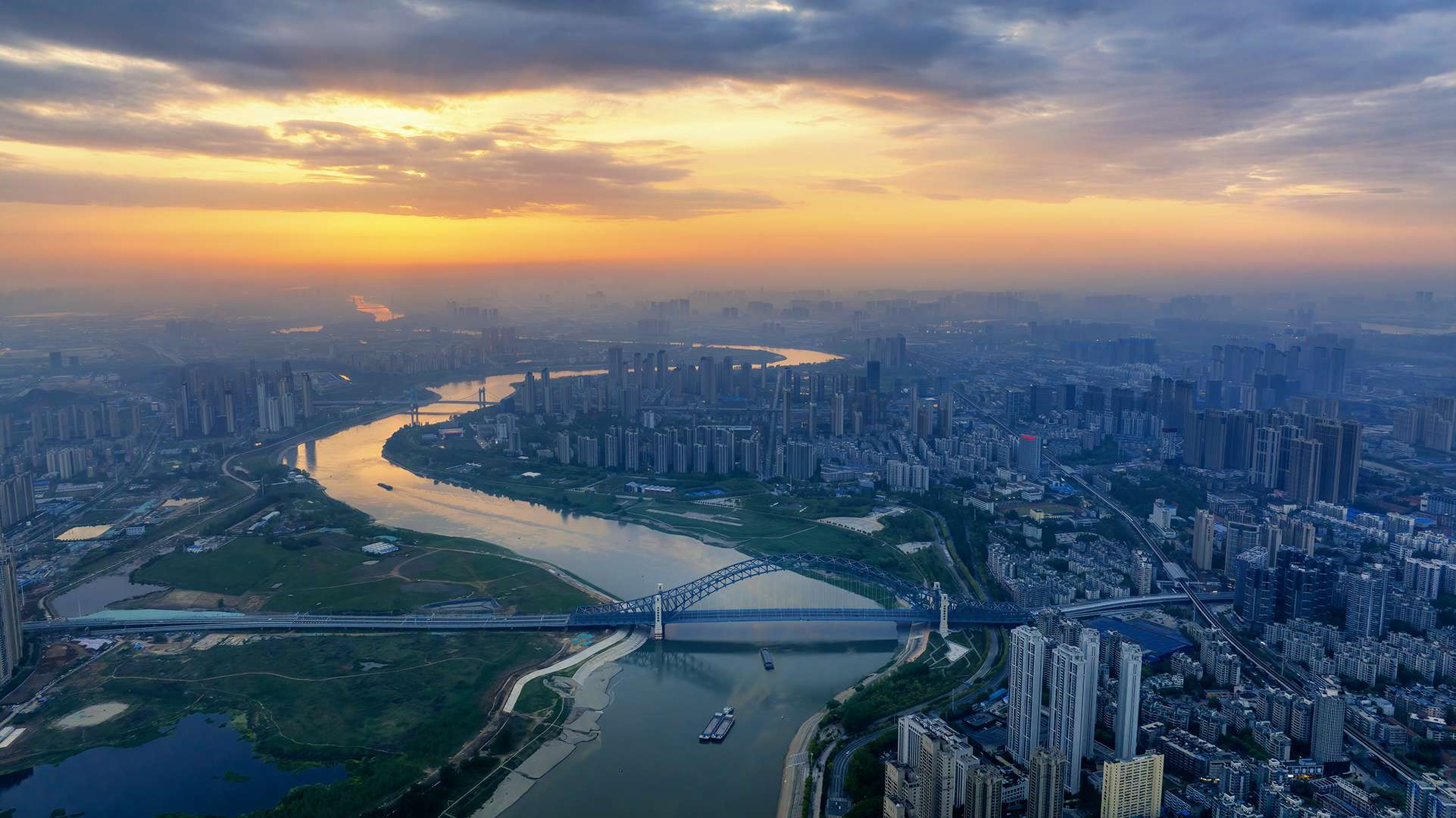 大美中国夕阳下的汉江湾