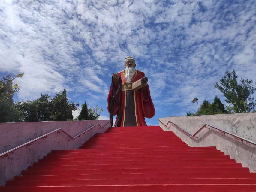 台北龙山寺月老图片