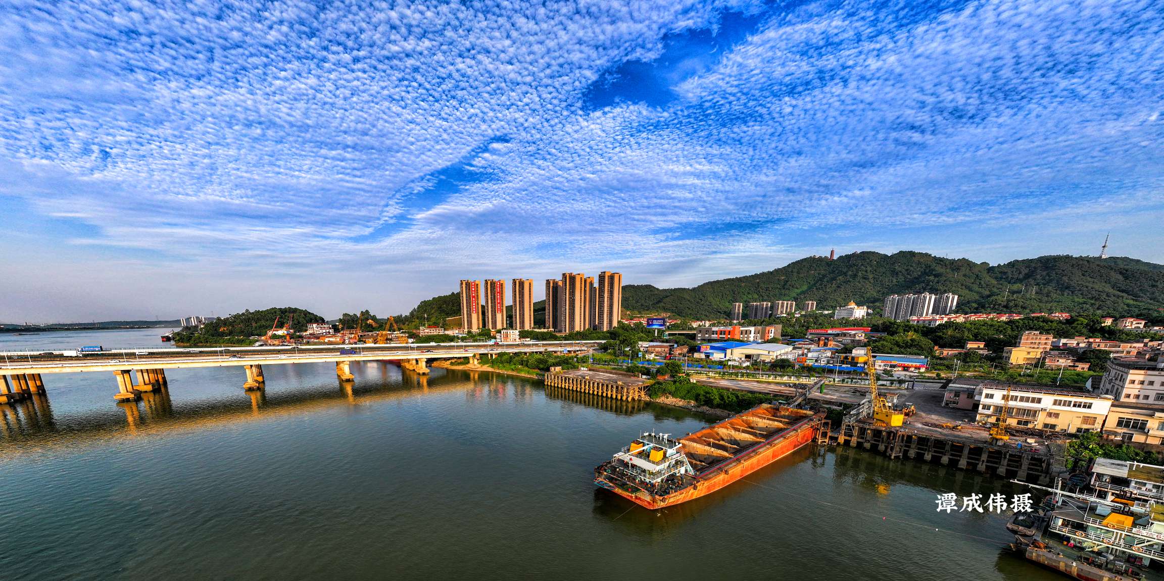 作为江门对接广州都市圈的"北门户",这里被誉为"西江边的一颗璀璨明珠
