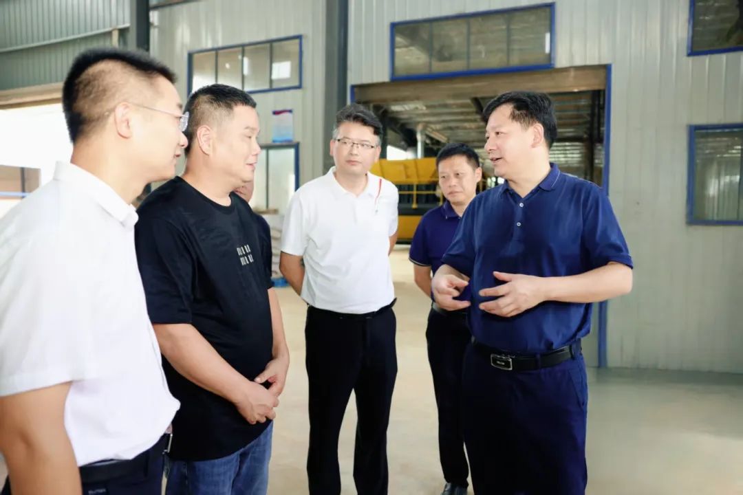 长沙县委副书记、副县长陈永高带队督导秸秆禁烧宣传及“空塔地”防控落实情况.jpg